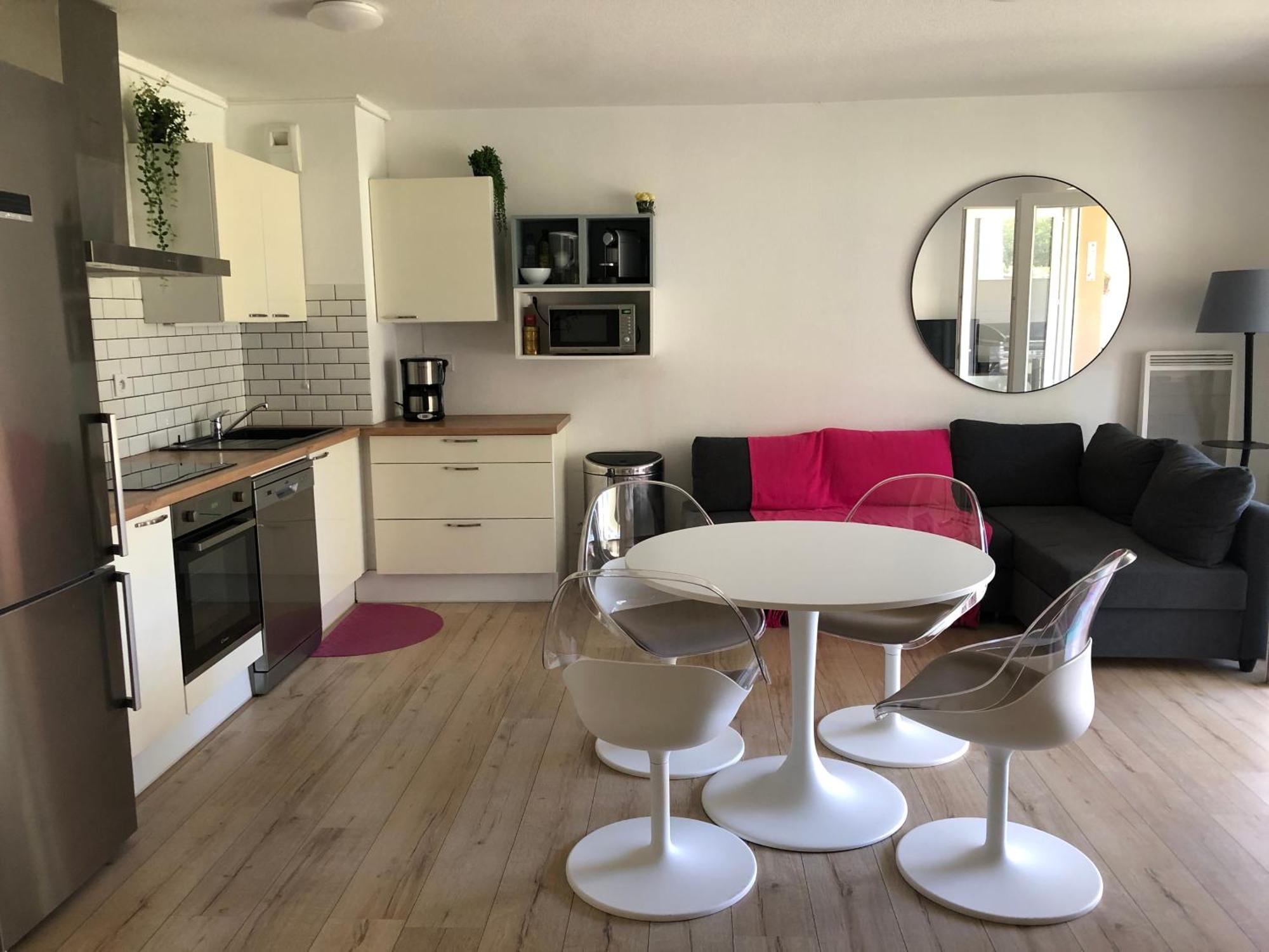Rez De Jardin T3 Recent Et Calme Au Nouvelles Terres A La Londe Les Maures Apartment Luaran gambar